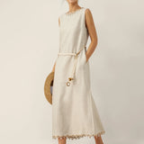 Vestido Comprido de Linho 100% com Contas no Decote Redondo e Cinto BELLA
