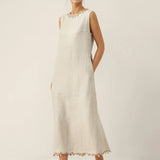 Vestido Comprido de Linho 100% com Contas no Decote Redondo e Cinto BELLA