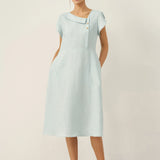 Vestido Midi FIONA com Gola Crescente e Manga Godé em Linho 100%