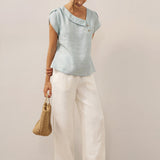 Top FARA em Linho 100% com Gola Crescente e Manga Flutter