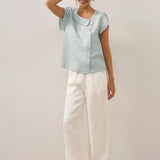 Top FARA em Linho 100% com Gola Crescente e Manga Flutter