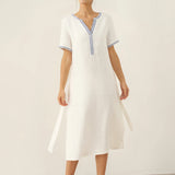 Vestido Midi em Linho 100% com Decote em V Bordado e Cinto FELLIS