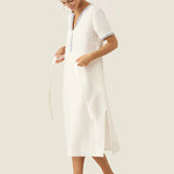 Vestido Midi em Linho 100% com Decote em V Bordado e Cinto FELLIS