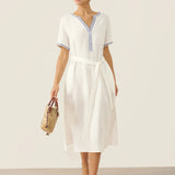 Vestido Midi em Linho 100% com Decote em V Bordado e Cinto FELLIS