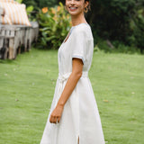 Vestido Midi em Linho 100% com Decote em V Bordado e Cinto FELLIS