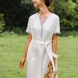 Vestido Midi em Linho 100% com Decote em V Bordado e Cinto FELLIS