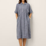 Vestido Midi CASSANDRA com Botões e Mangas Curtas, em Linho 100% com Padrão de Riscas