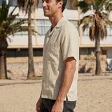 Camisa Henry de Linho 100% com Gola Cubana e Manga até ao Cotovelo