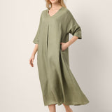 Vestido Maxi ZENOBIA em Linho 100%, com Pregas Centrais, Decote em V e Manga com Punho