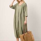 Vestido Maxi ZENOBIA em Linho 100%, com Pregas Centrais, Decote em V e Manga com Punho