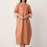 Vestido Maxi Cocoon PETRA com Punho em Renda 100% Linho