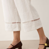 Calças Cropped GILLIAN de Linho 100% com Renda