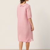 Vestido Midi SABRINA em Linho 100% Esculpido com Decote Canoa e Laço nas Costas