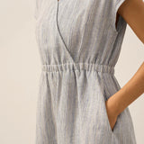 Vestido Midi Aria com Elástico na Cintura e às Riscas em 100% Linho