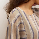 Vestido Midi ELSPETH em Linho 100% com Padrão Listrado Entrançado