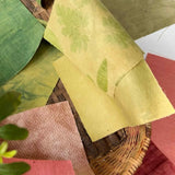 Kit de Retalhos de Algodão e Linho Tintos à Mão "Blooming Botanical" (13 Amostras)