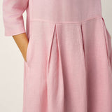 Vestido Maxi Plissado com Gola Meia-Lua, Botões Decorativos e Cintura, 100% Linho GWENYTH