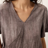 Vestido comprido com decote em V e cinto na cintura em Lyocell texturizado SUSANNA