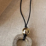 Colar Comprido de Camisola Com Pendente de Osso de Camelo em Resina