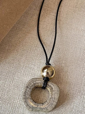 Colar Comprido de Camisola Com Pendente de Osso de Camelo em Resina