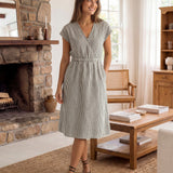 Vestido Midi Aria com Elástico na Cintura e às Riscas em 100% Linho