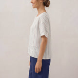 Top com pregas e riscas 100% linho VIA