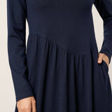 Vestido Maxi CALLIE de Lã com Corte Curvo Assimétrico